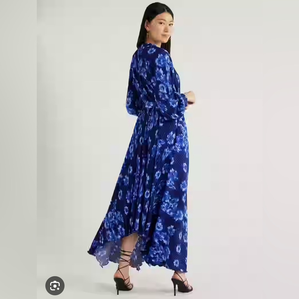 Elegant Floral Long Sleeve Dress in Blue